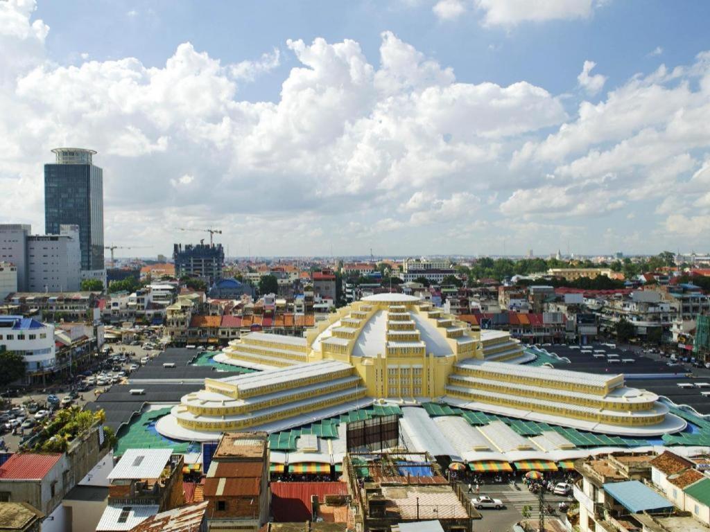 Jun Yue Hotel Phnom Penh Exterior photo