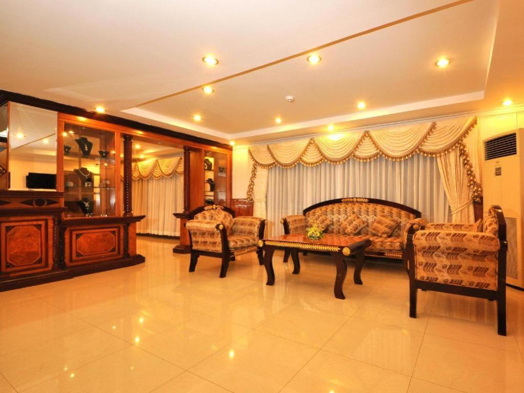 Jun Yue Hotel Phnom Penh Exterior photo