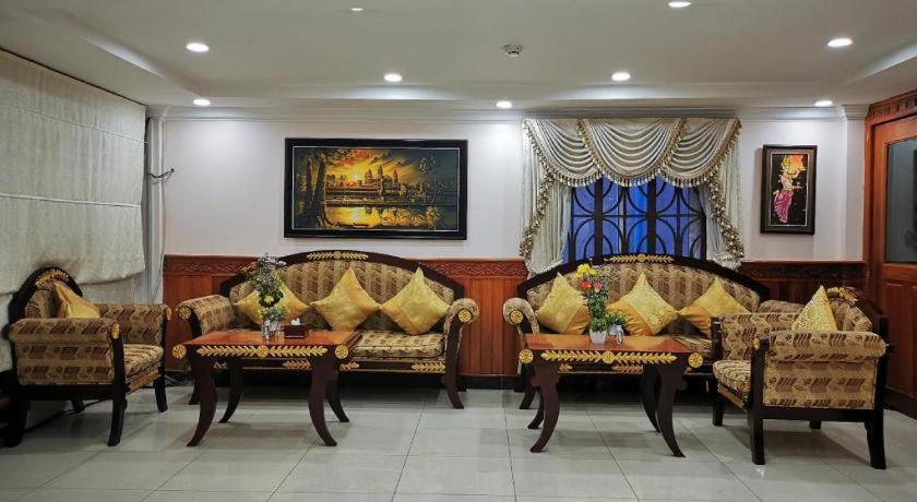 Jun Yue Hotel Phnom Penh Exterior photo