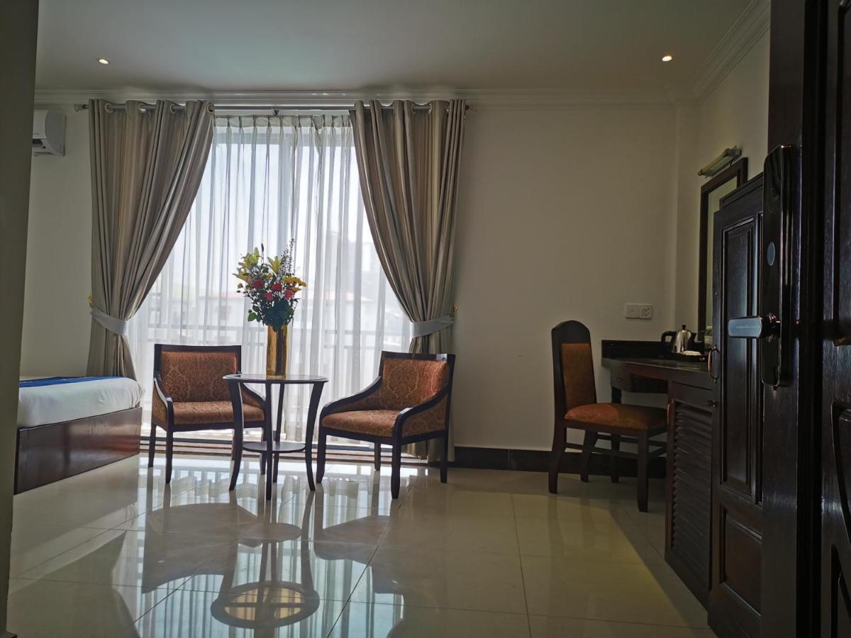 Jun Yue Hotel Phnom Penh Exterior photo